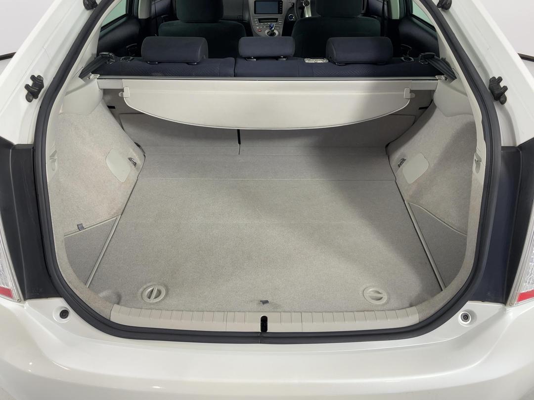 Photo '14' of Toyota Prius