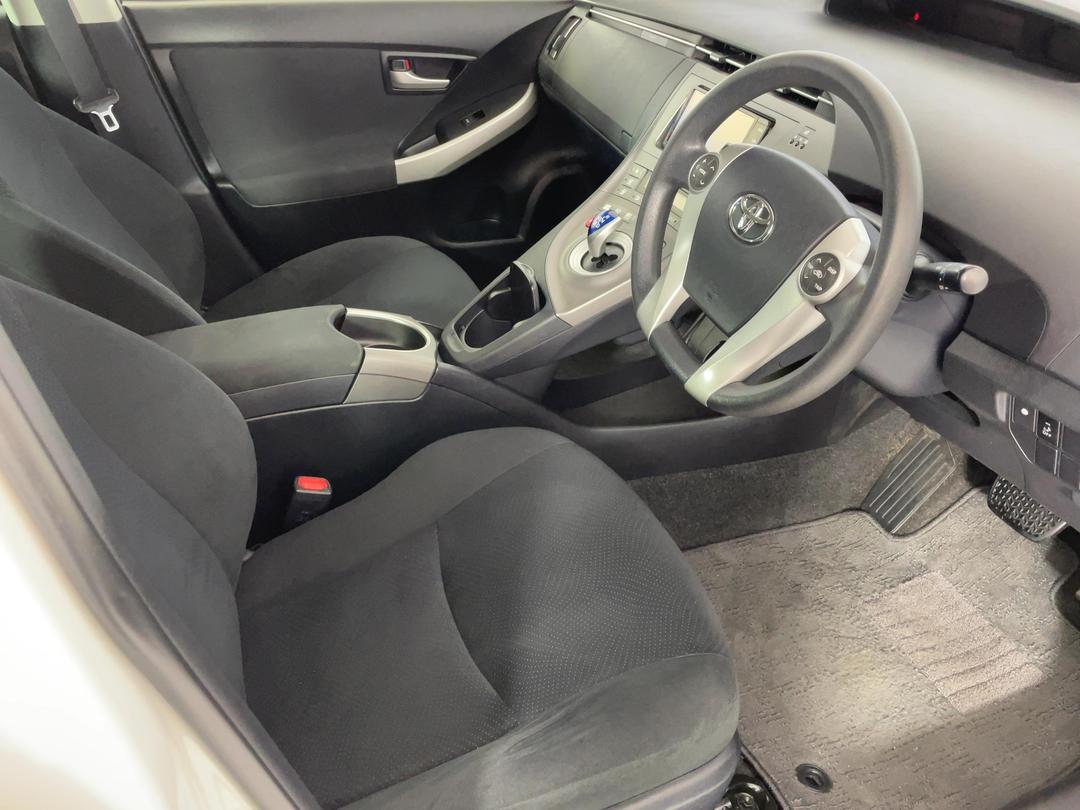 Photo '16' of Toyota Prius