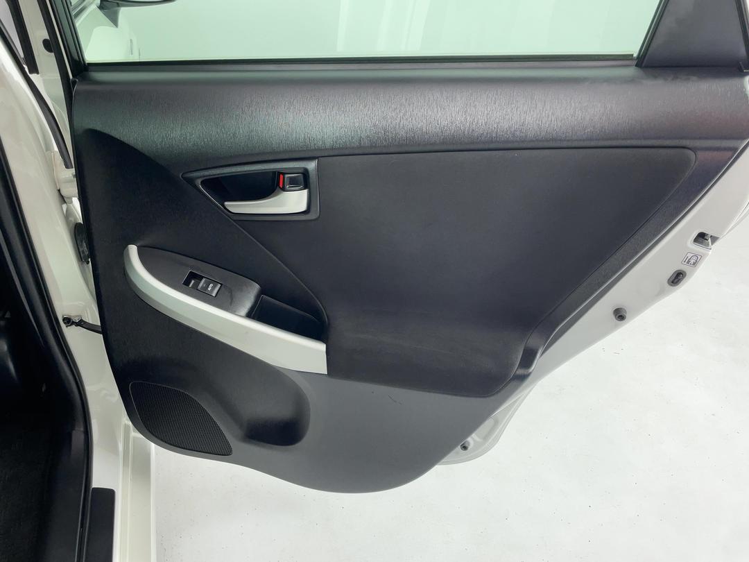 Photo '19' of Toyota Prius