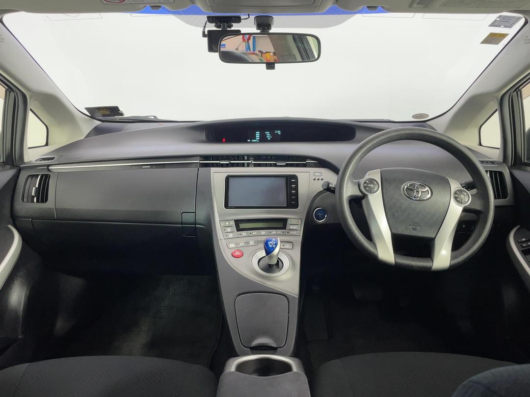 Photo '17' of Toyota Prius