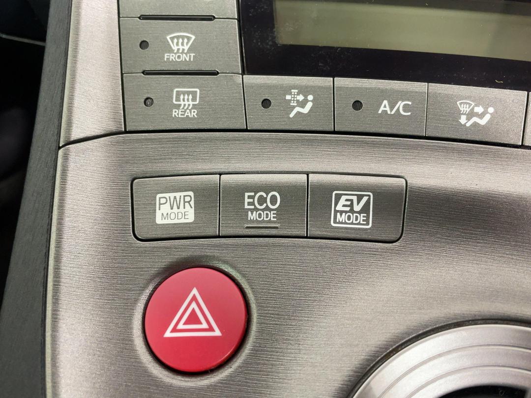 Photo '27' of Toyota Prius