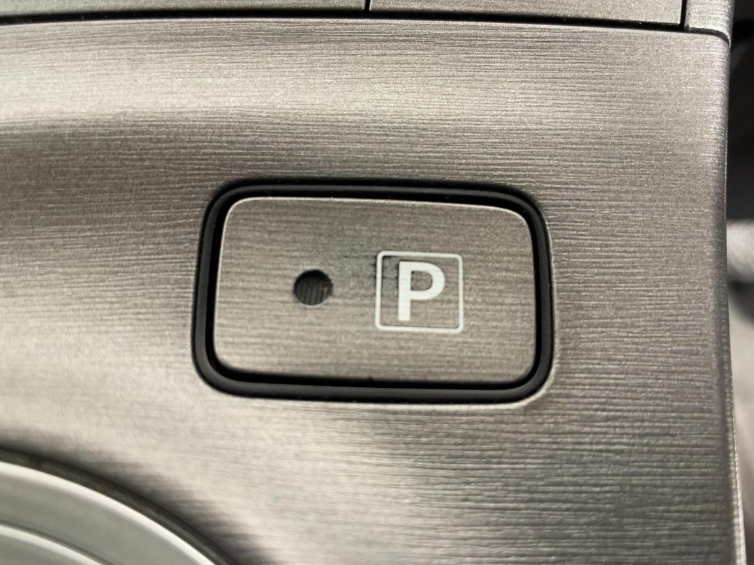 Photo '29' of Toyota Prius