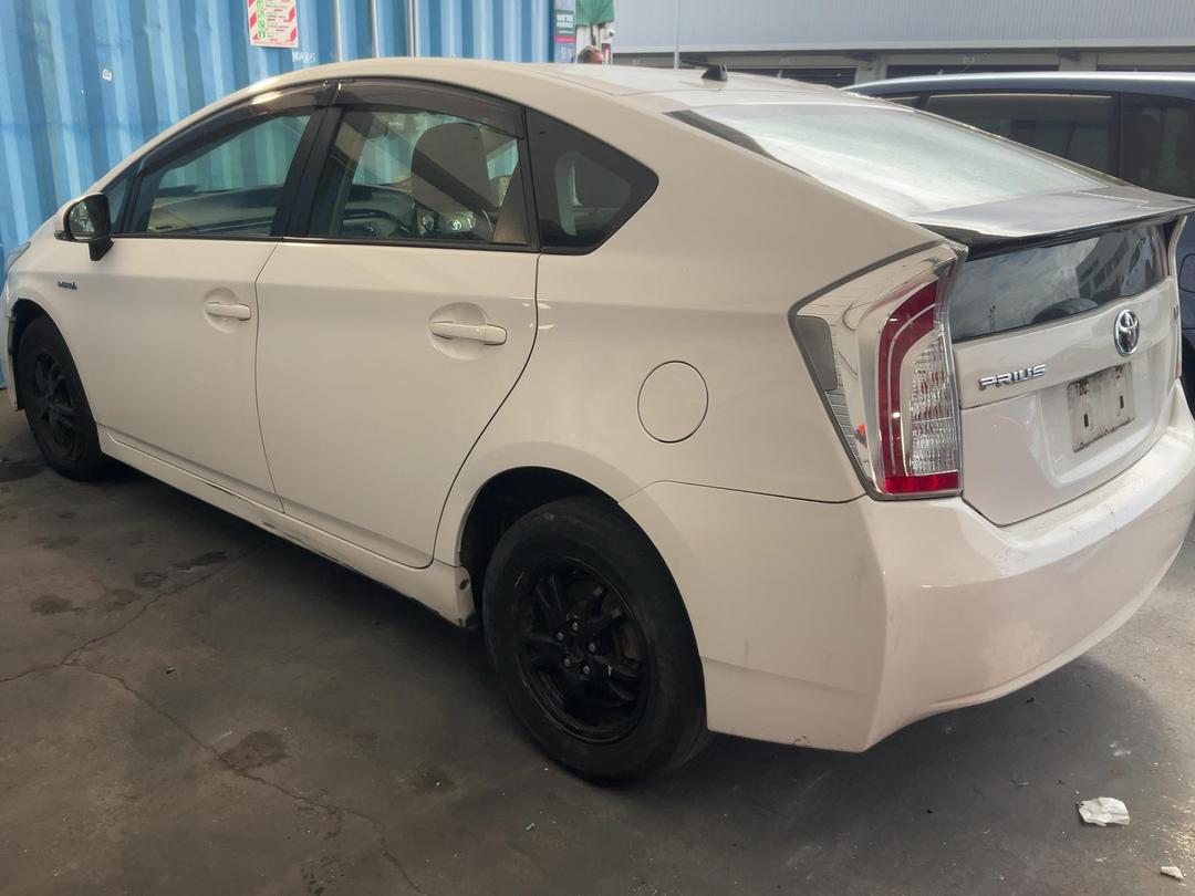 Photo '4' of Toyota Prius