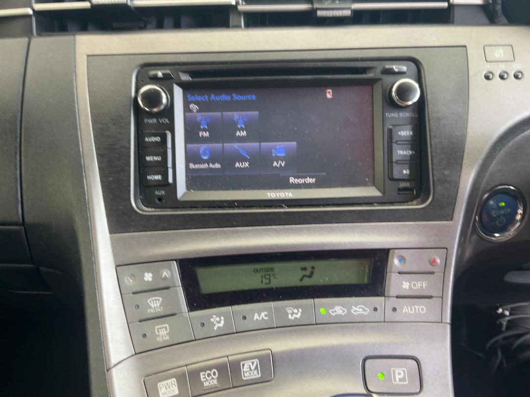 Photo '10' of Toyota Prius