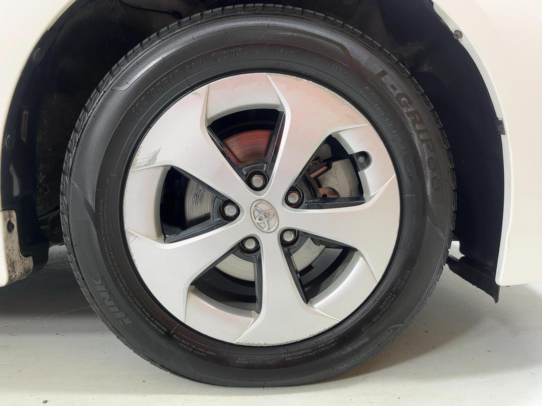 Photo '9' of Toyota Prius