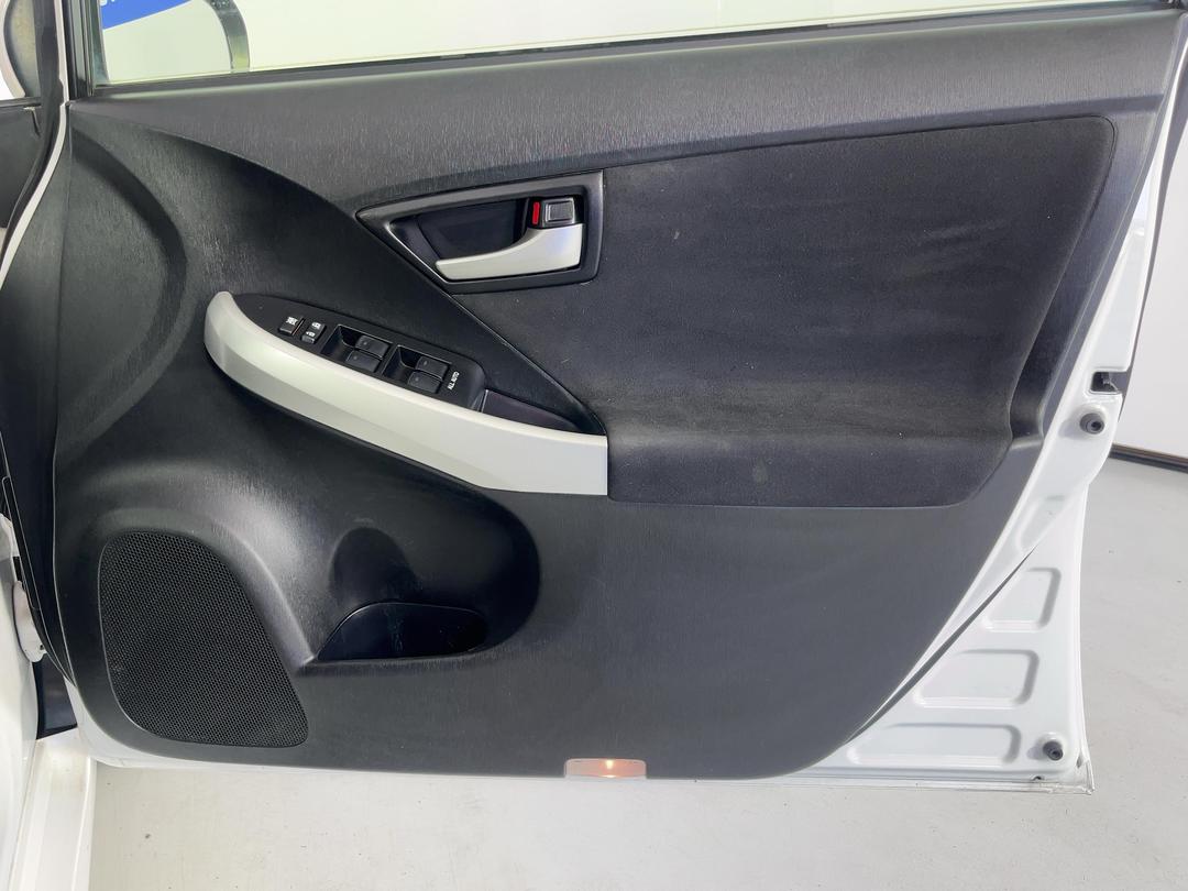Photo '15' of Toyota Prius