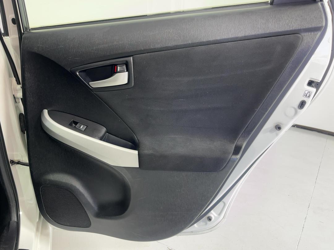 Photo '19' of Toyota Prius