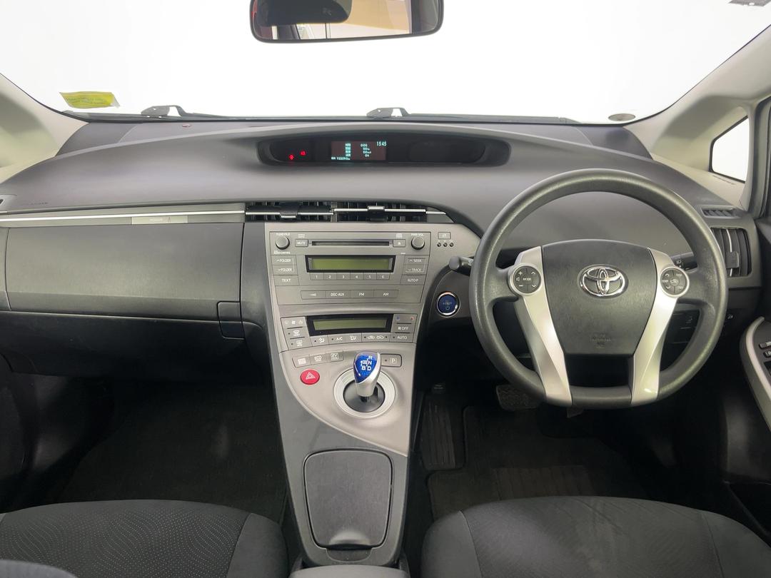 Photo '17' of Toyota Prius