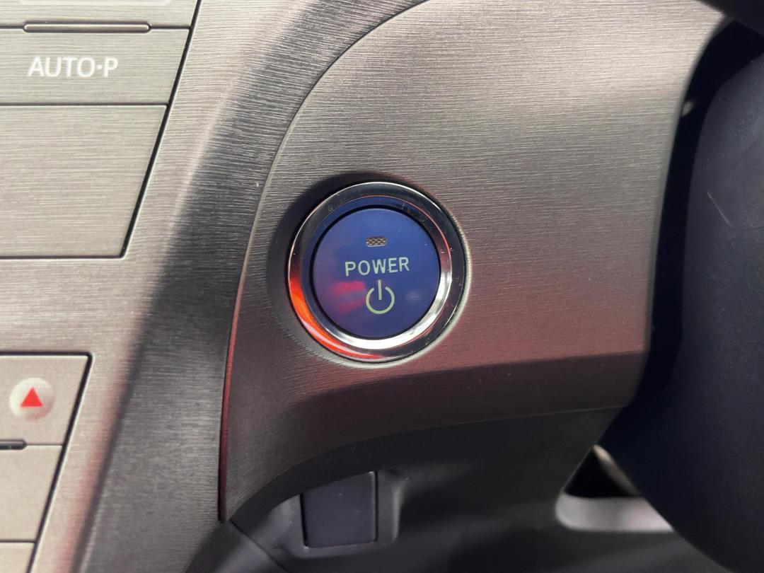 Photo '23' of Toyota Prius