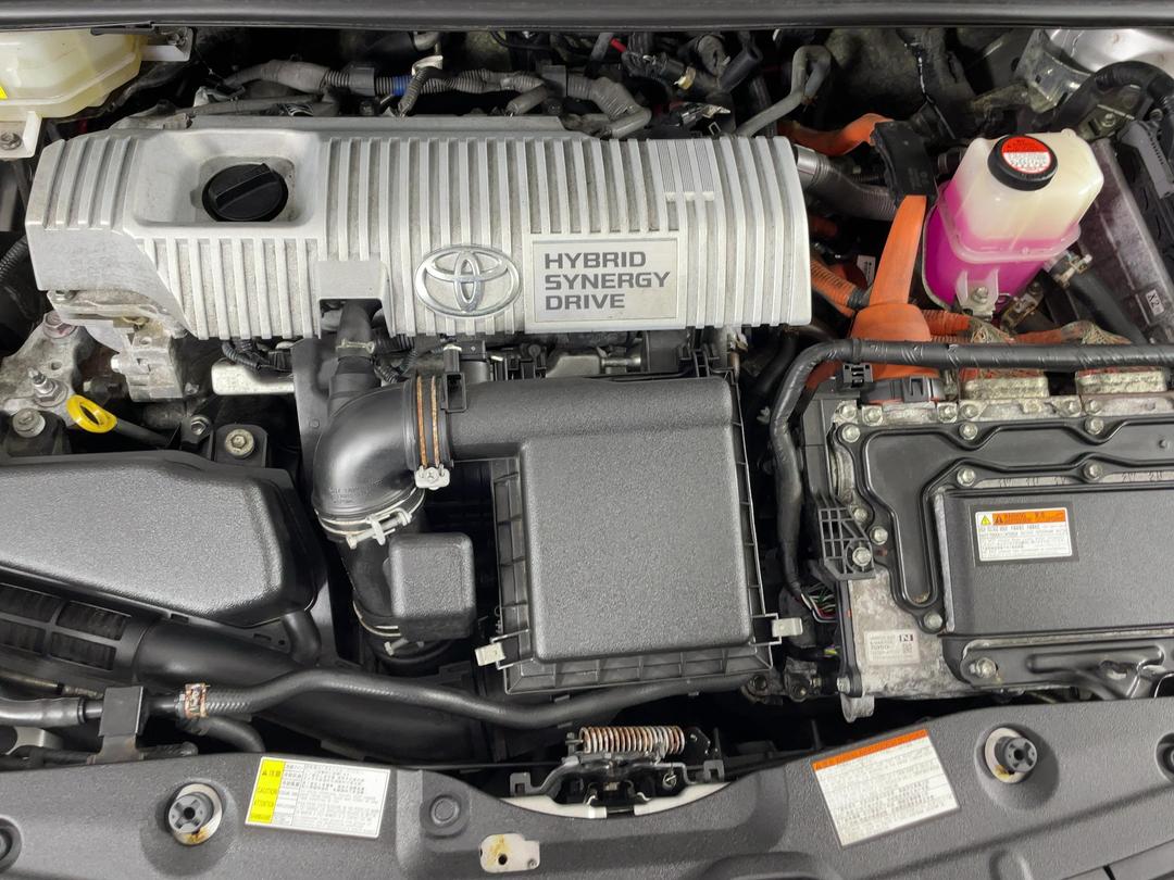Photo '13' of Toyota Prius