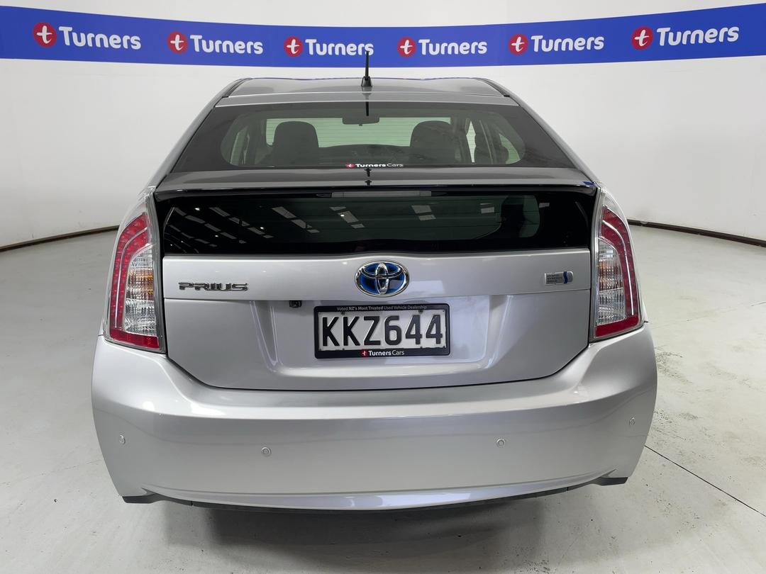 Photo '6' of Toyota Prius