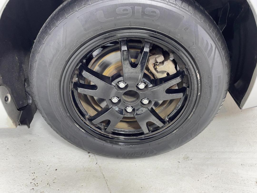 Photo '11' of Toyota Prius