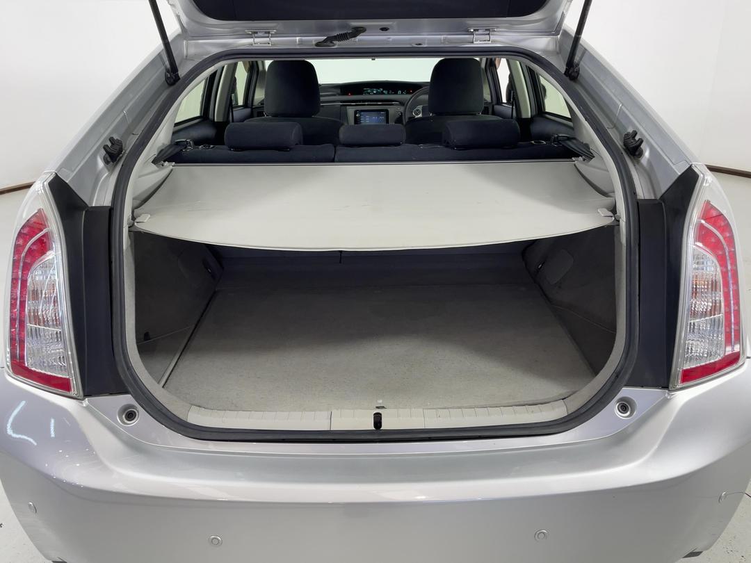 Photo '14' of Toyota Prius