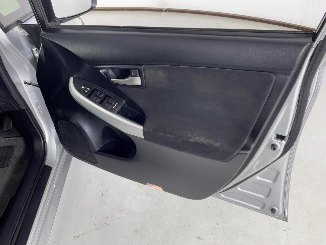 Photo '15' of Toyota Prius