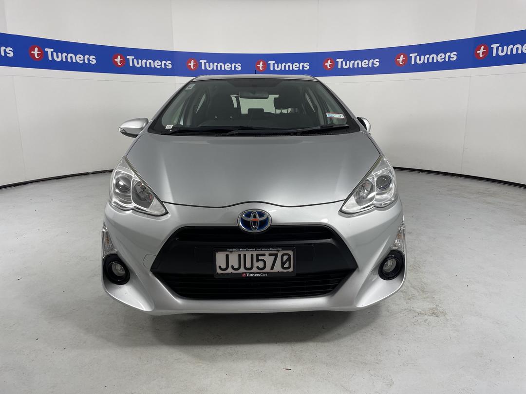 Photo '2' of Toyota Prius C
