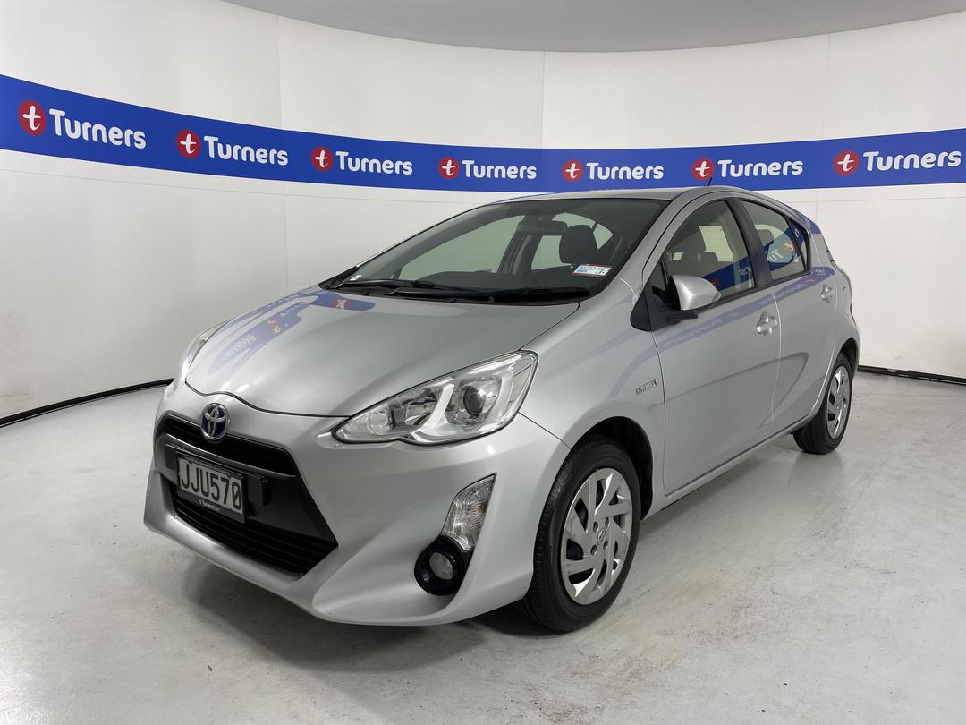 Photo '4' of Toyota Prius C