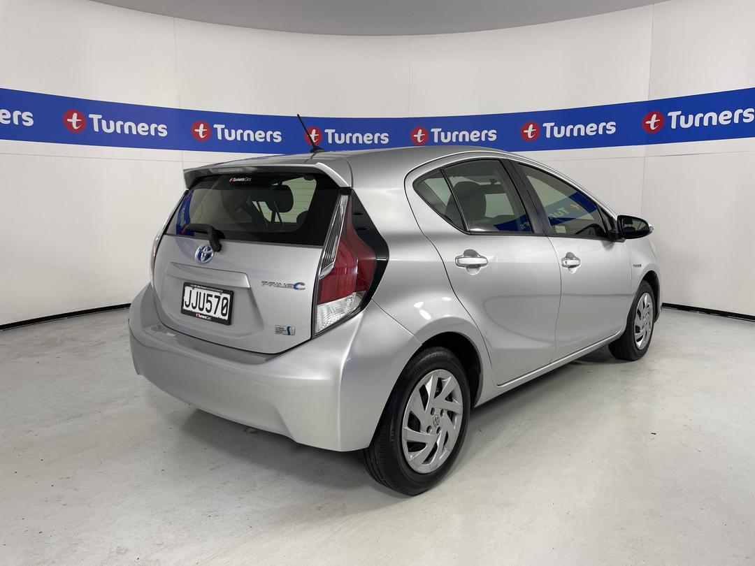 Photo '7' of Toyota Prius C