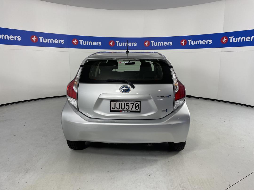 Photo '6' of Toyota Prius C