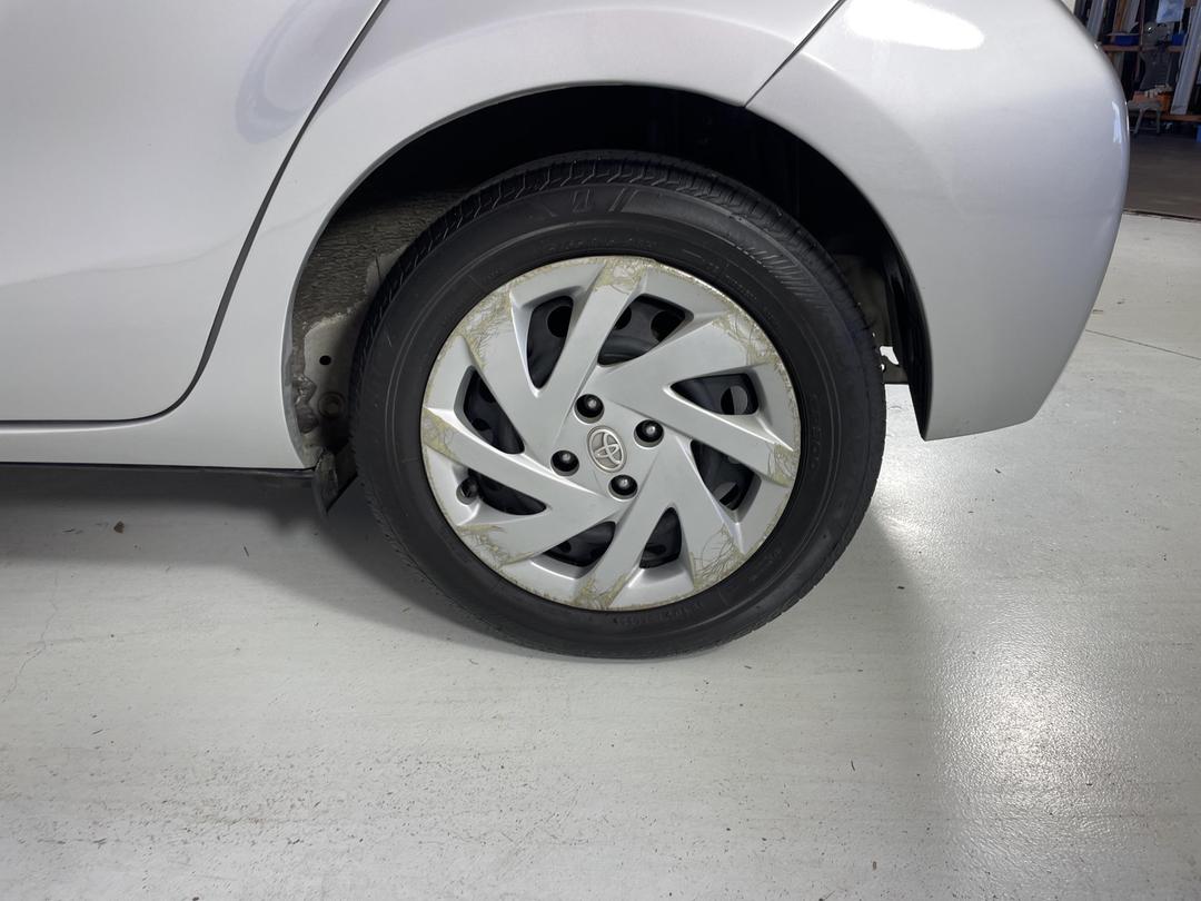 Photo '11' of Toyota Prius C