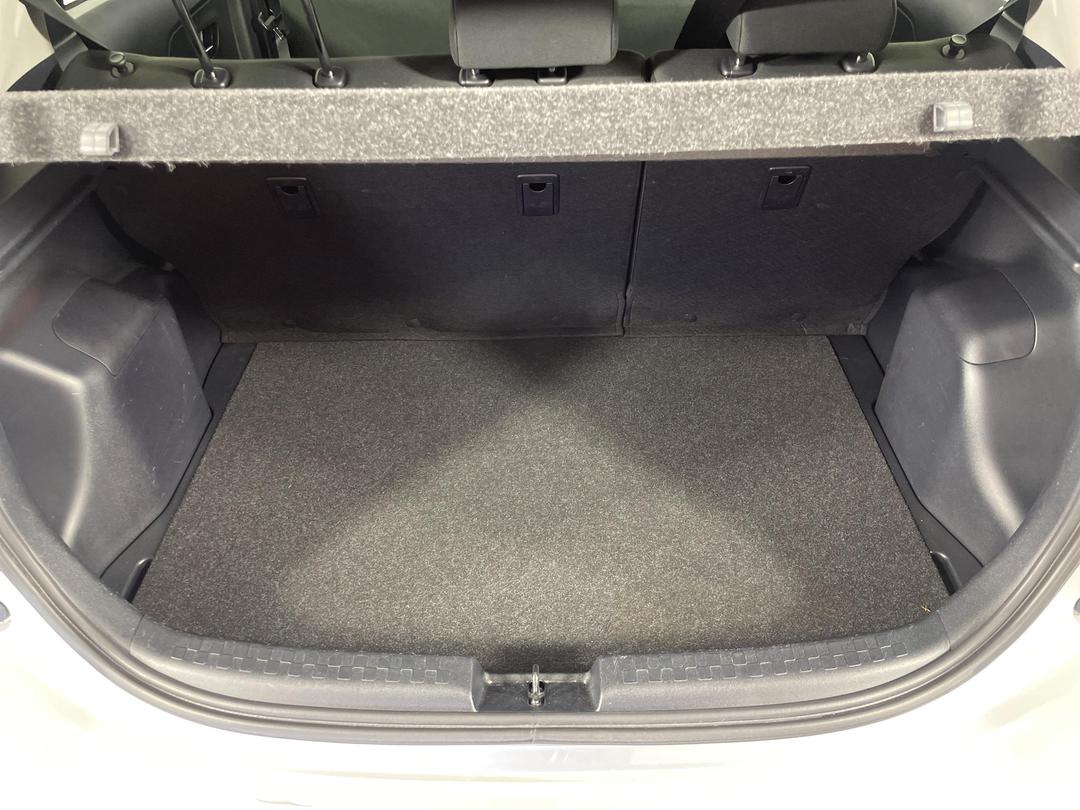 Photo '14' of Toyota Prius C