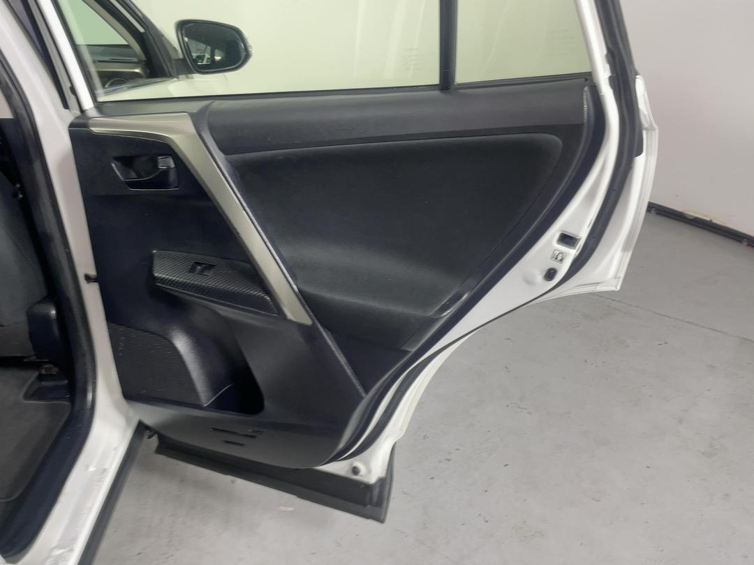Photo '19' of Toyota Rav4