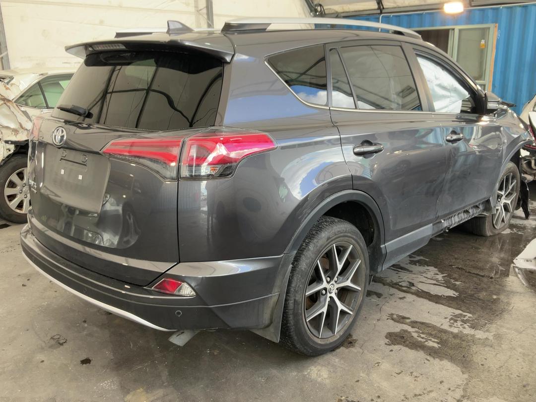 Photo '6' of Toyota Rav4 LTD SUV Photo '6' of Toyota Rav4 LTD SUV