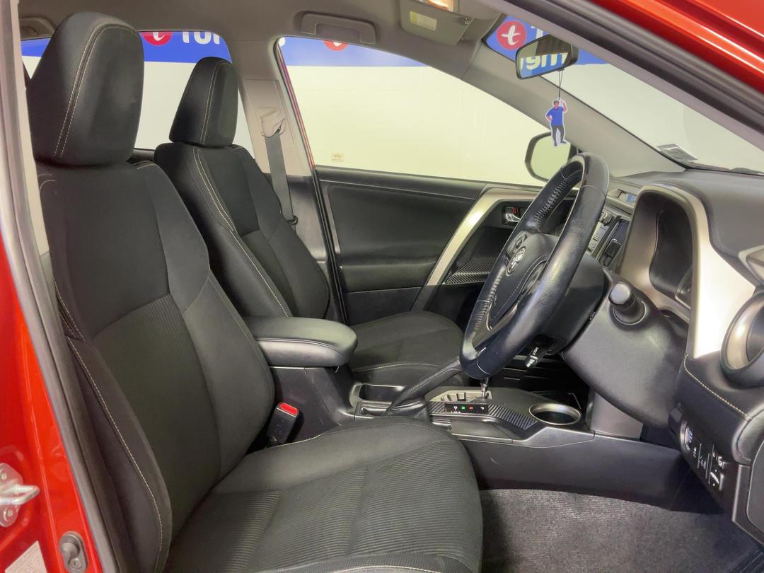Photo '16' of Toyota Rav4