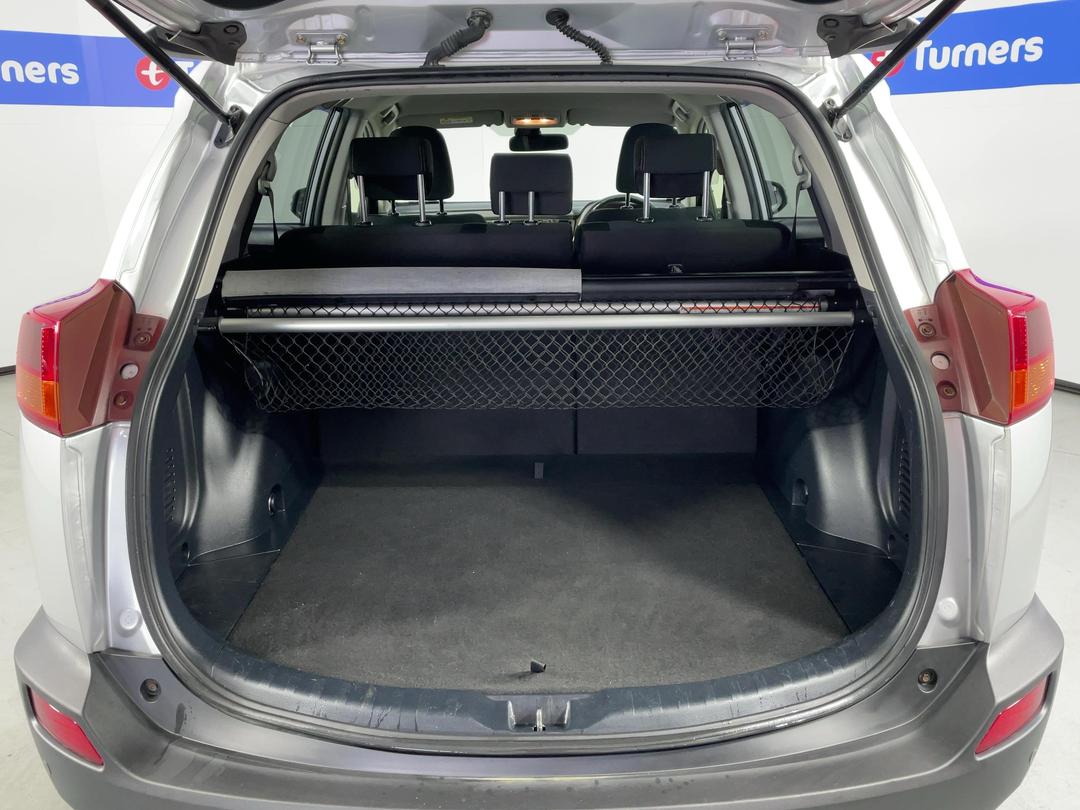 Photo '14' of Toyota Rav4