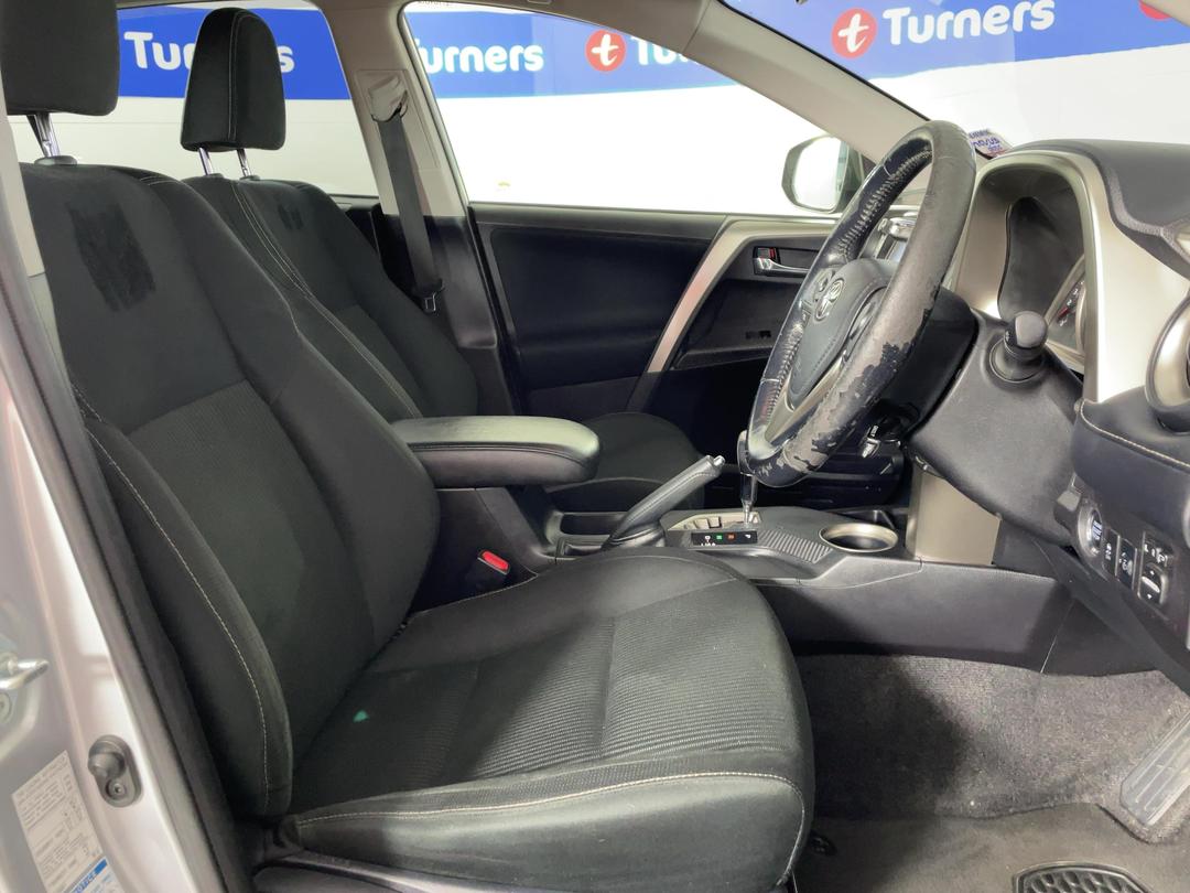 Photo '16' of Toyota Rav4