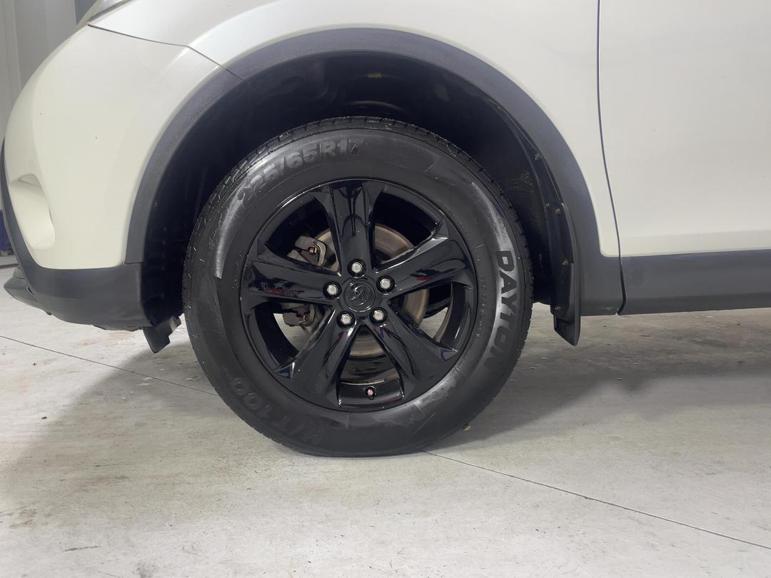 Photo '10' of Toyota Rav4