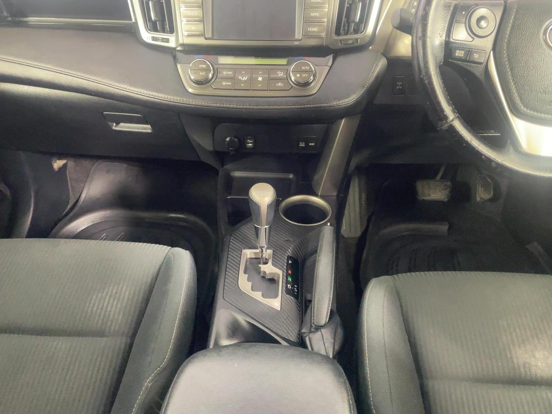Photo '18' of Toyota Rav4