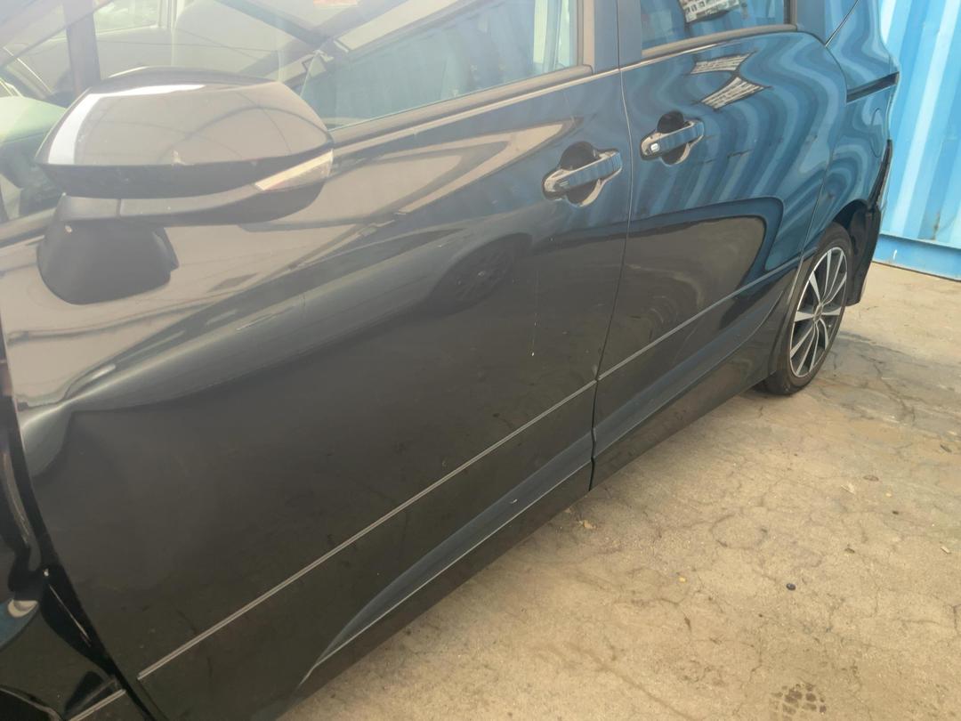 Photo '13' of Toyota Sienta