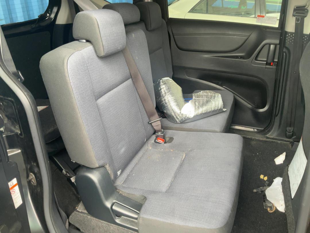 Photo '21' of Toyota Sienta