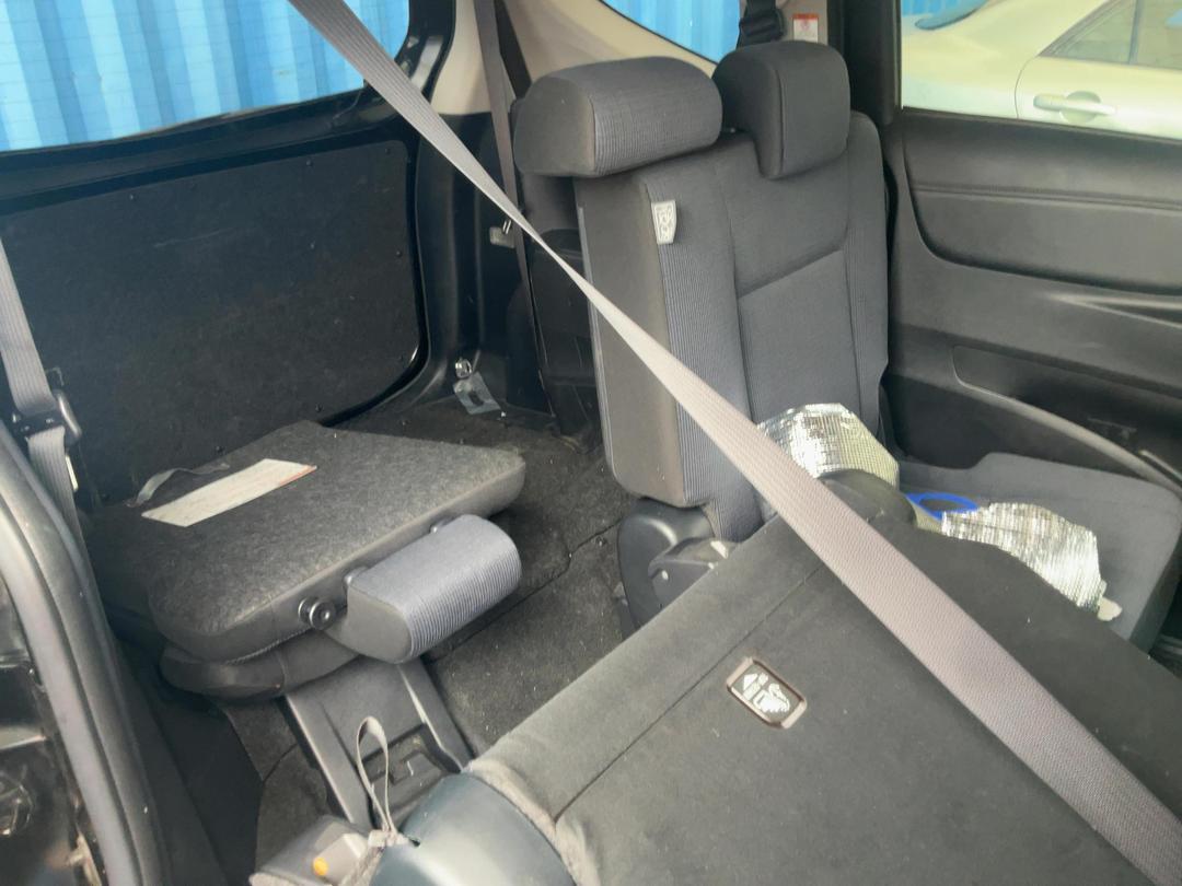 Photo '22' of Toyota Sienta