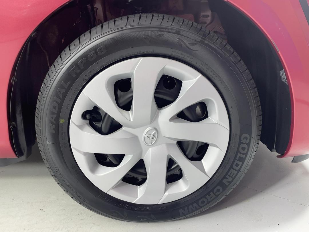 Photo '9' of Toyota Sienta