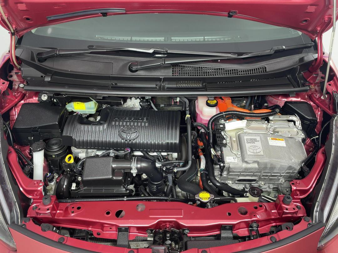 Photo '13' of Toyota Sienta