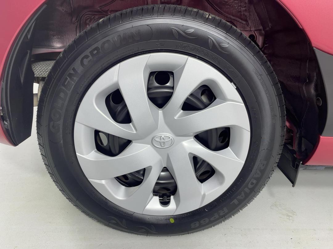 Photo '12' of Toyota Sienta