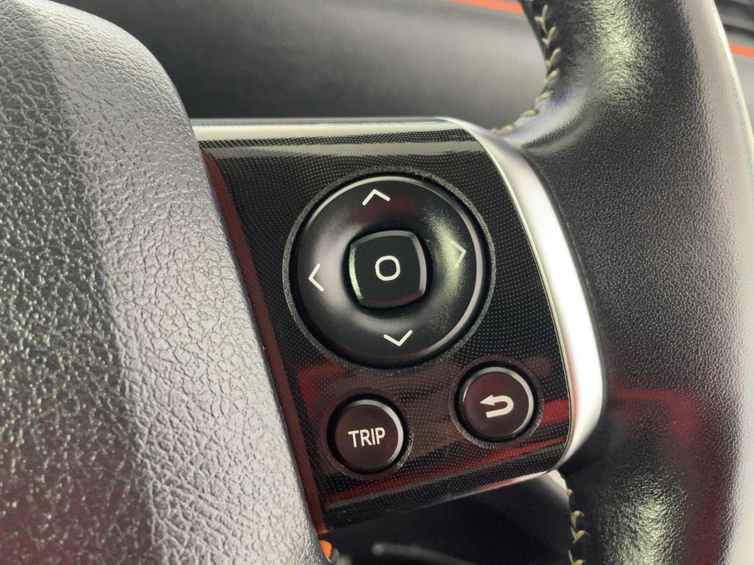 Photo '24' of Toyota Sienta