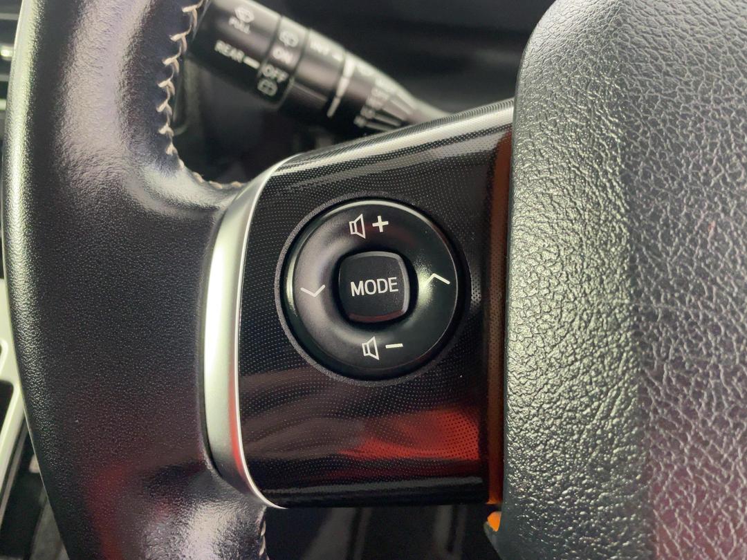 Photo '25' of Toyota Sienta