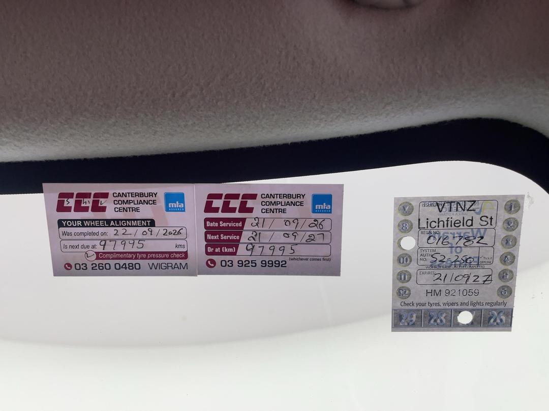 Photo '29' of Toyota Sienta