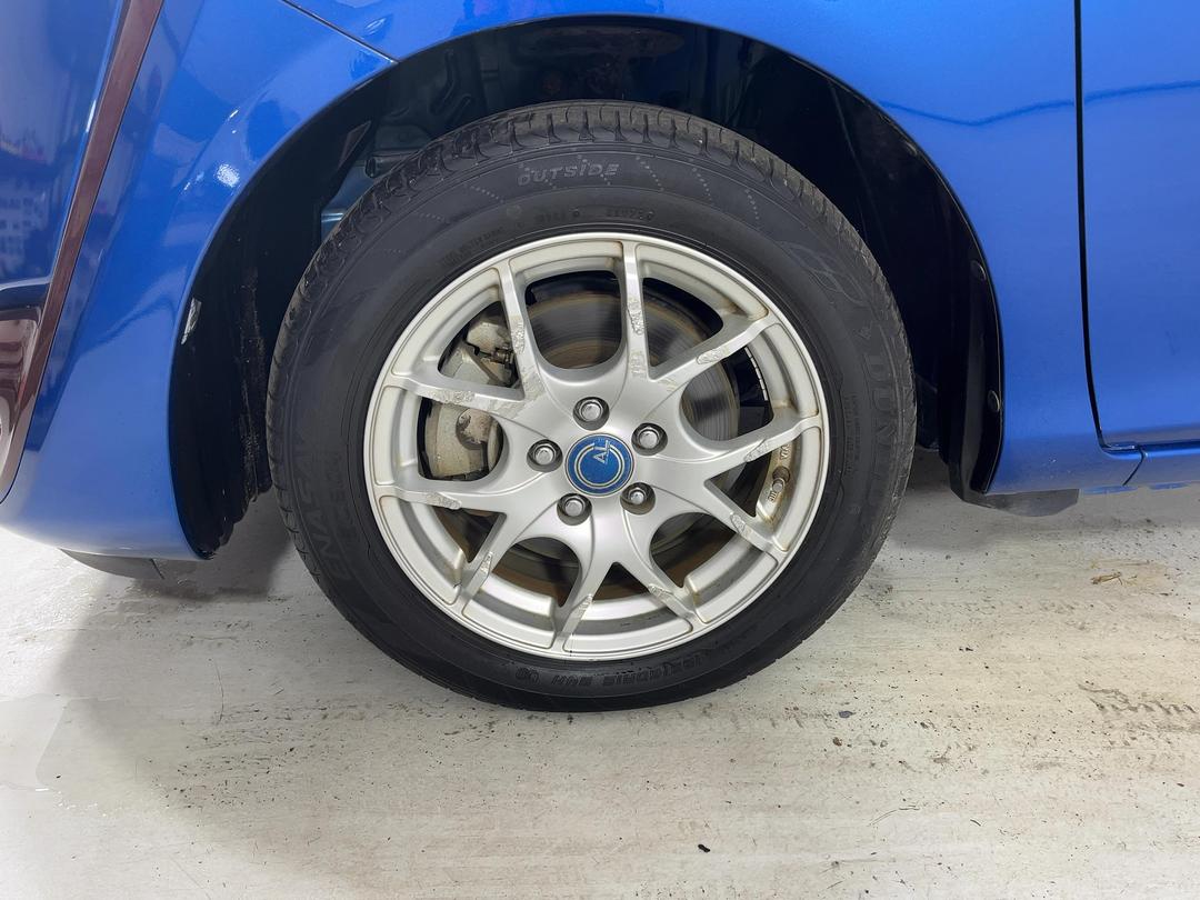 Photo '10' of Toyota Sienta