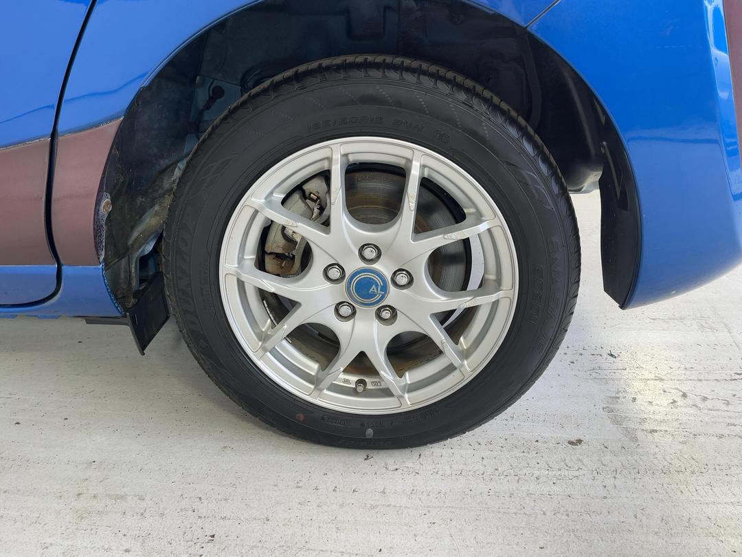Photo '11' of Toyota Sienta