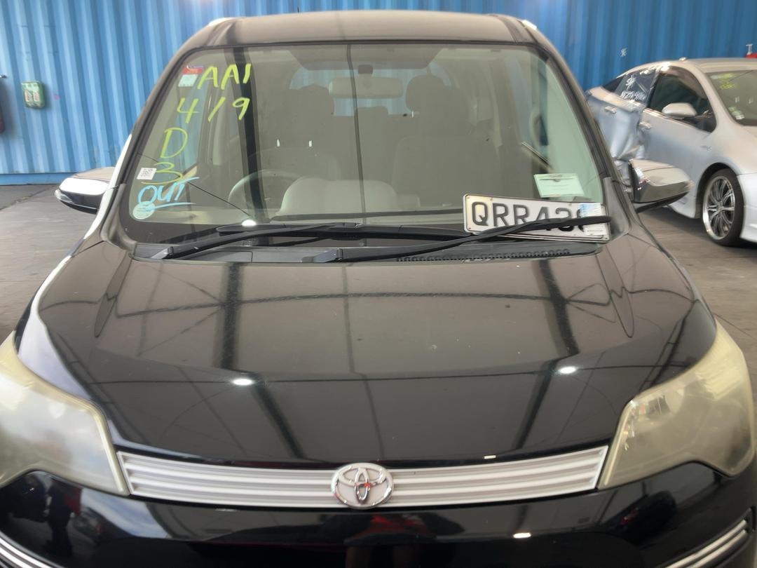Photo '5' of Toyota Spade Photo '5' of Toyota Spade