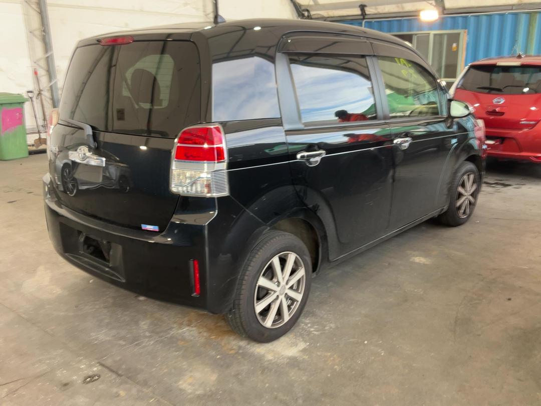 Photo '9' of Toyota Spade Photo '9' of Toyota Spade