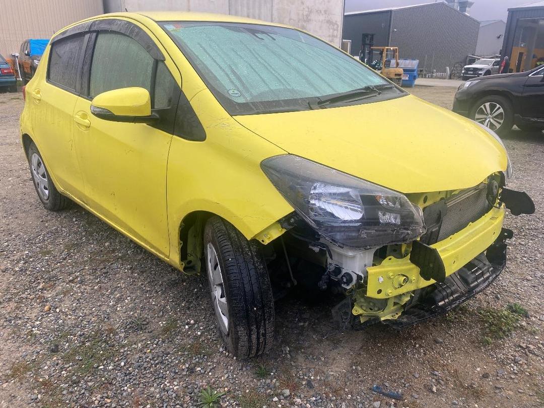 Photo '2' of Toyota Vitz