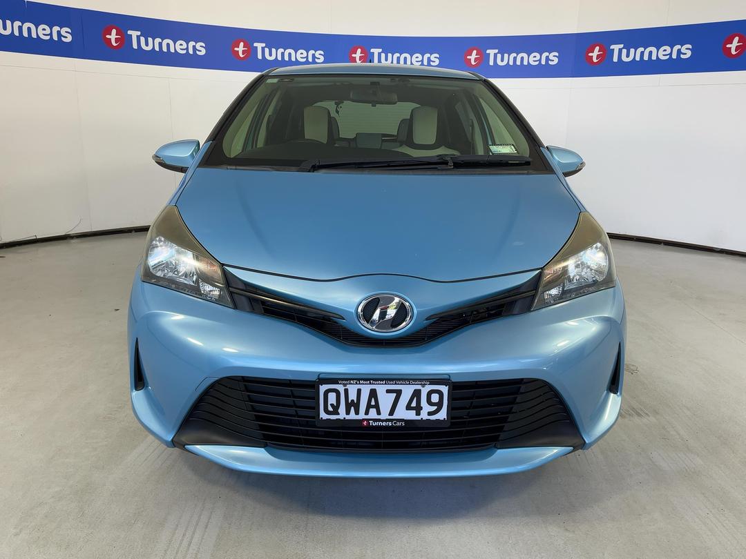Photo '2' of Toyota Vitz