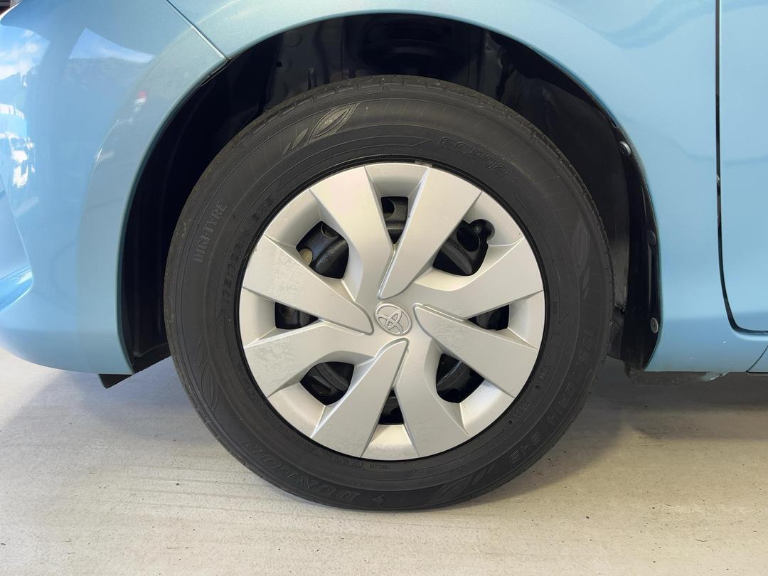 Photo '10' of Toyota Vitz