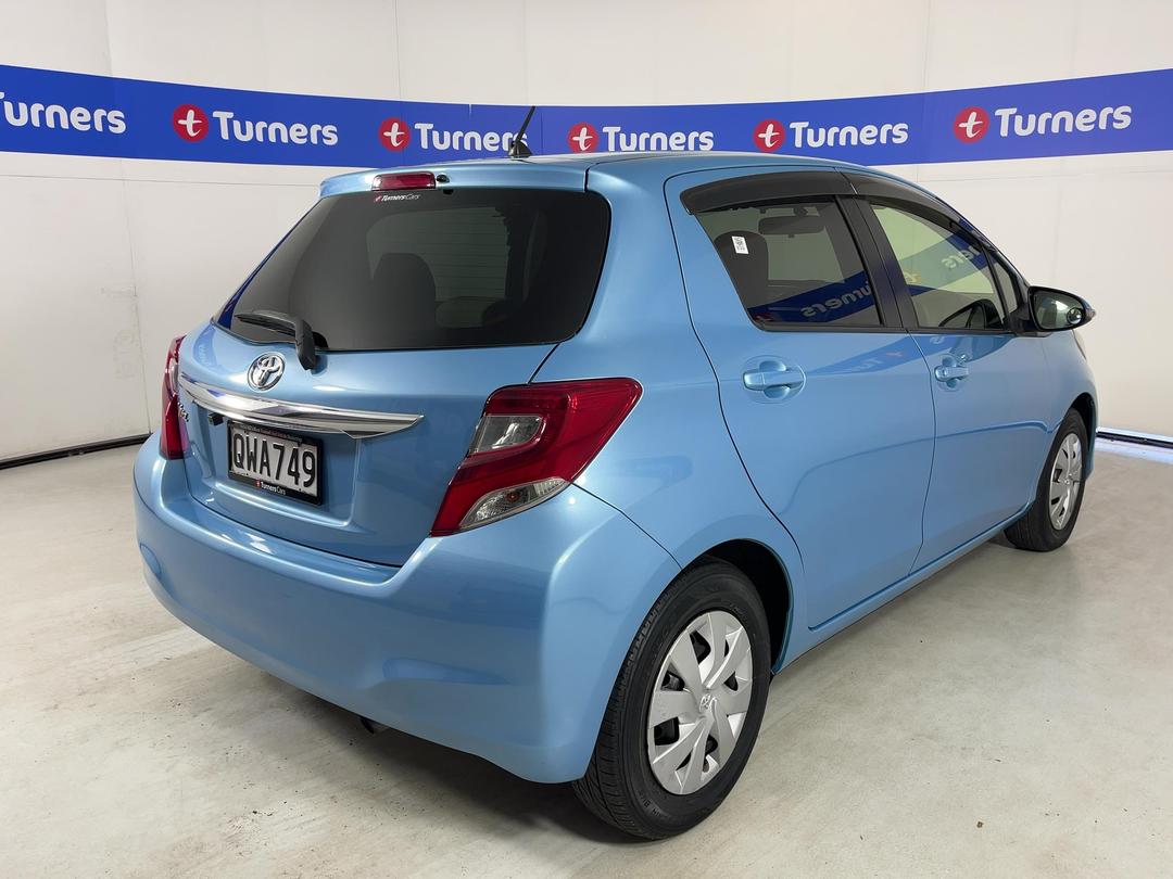 Photo '7' of Toyota Vitz