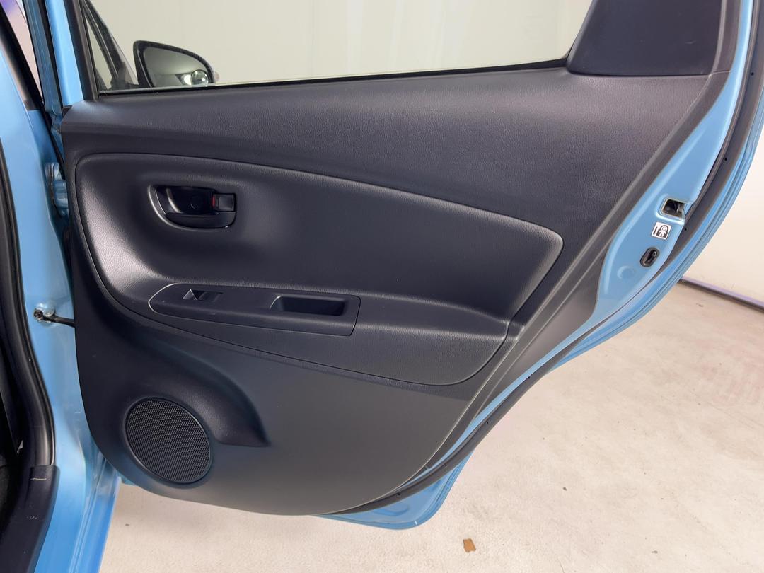 Photo '19' of Toyota Vitz