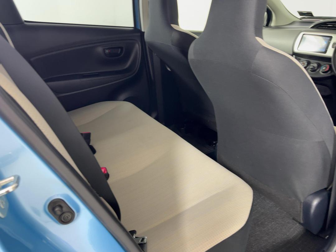 Photo '20' of Toyota Vitz